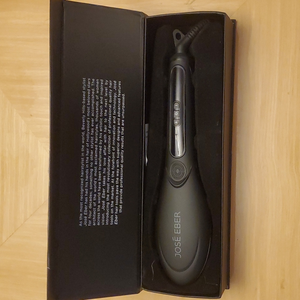 JOSE EBER Digital Straightening Brush